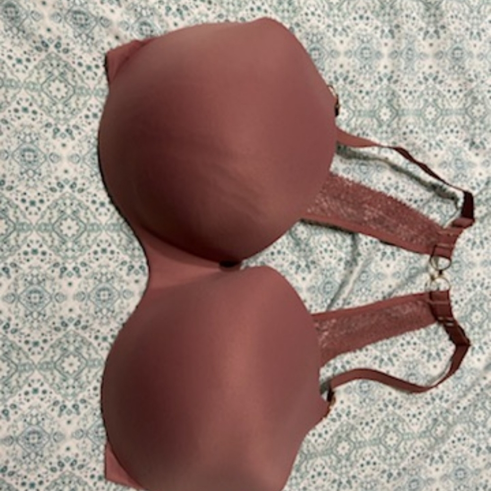 Victoria's Secret 38DDD BRA